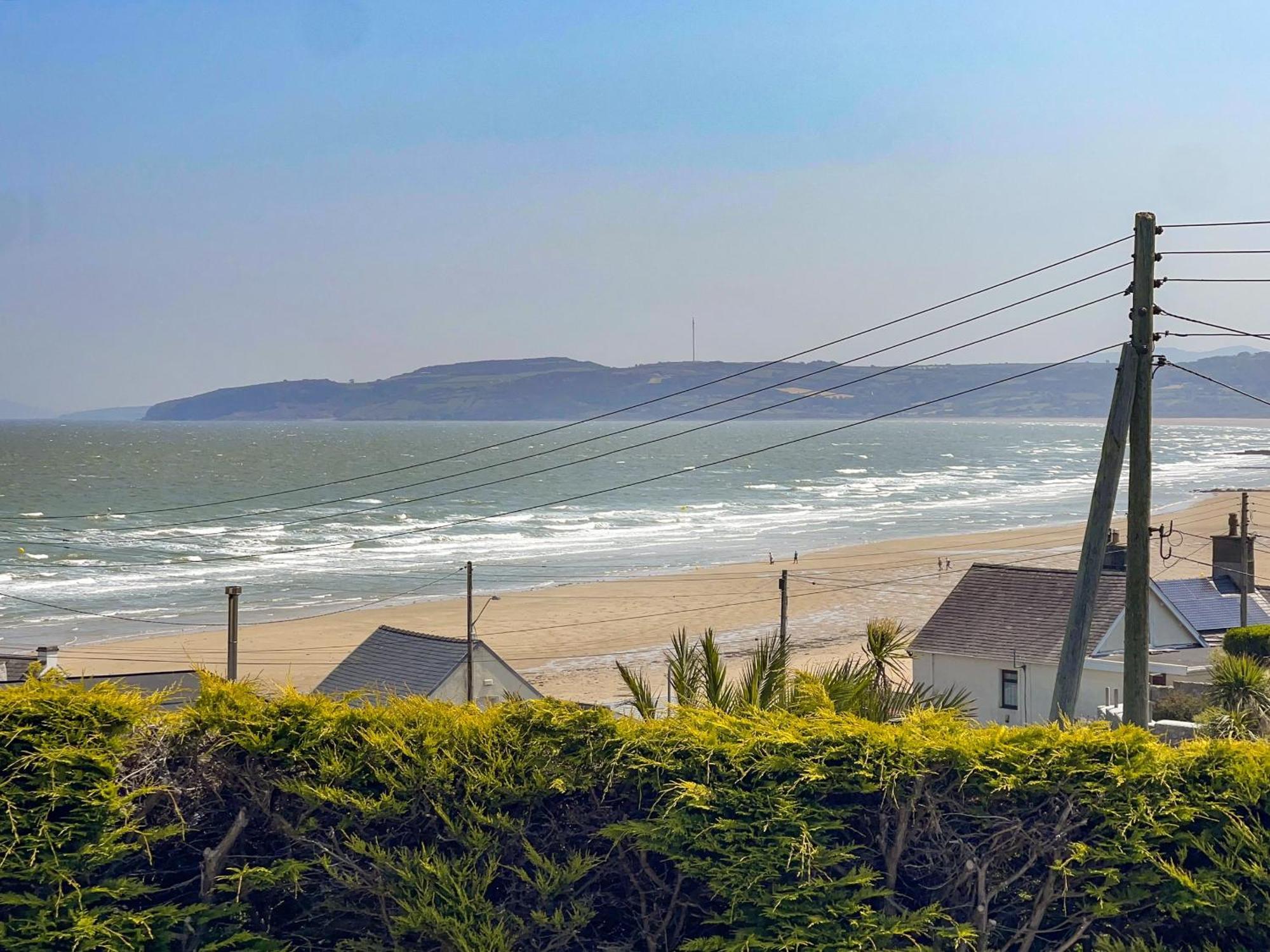 Beach Cottage Benllech Bagian luar foto