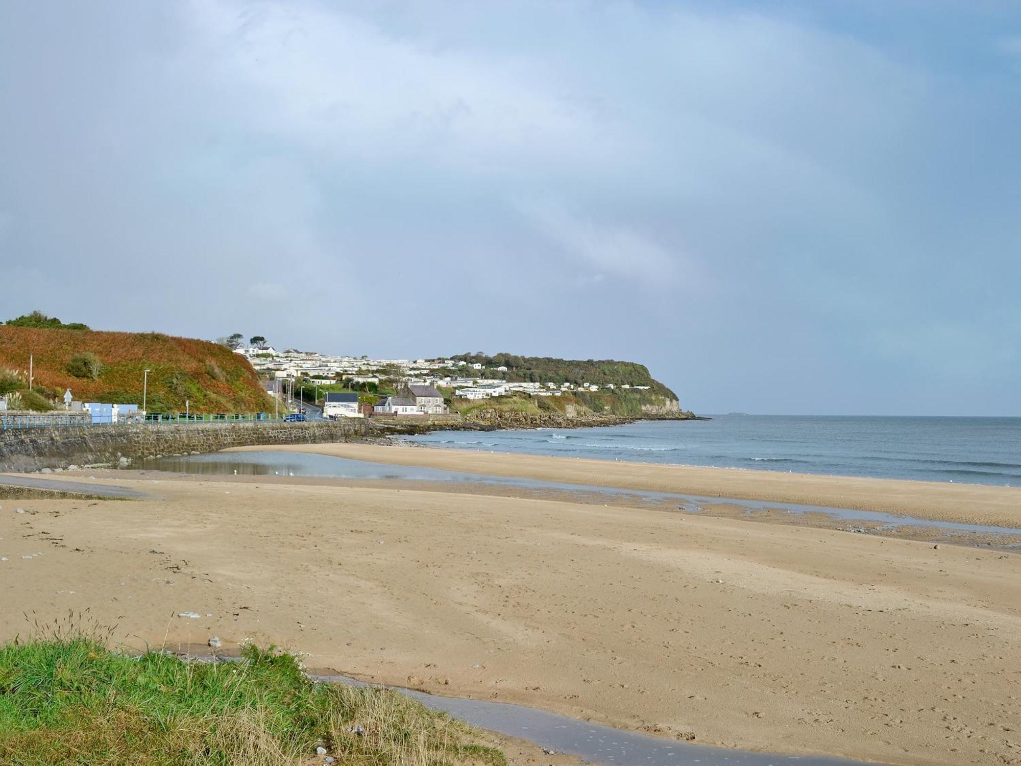 Beach Cottage Benllech Bagian luar foto